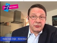 Kees van Dijk spreekt donateurs toe